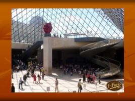 Лувр (фр. Musée du Louvre) — один из крупнейших музеев мира, слайд 4